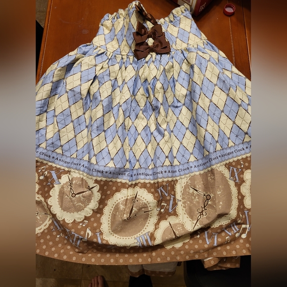 Size 4 Tan Clock Bodyline Blouse and Skirt - Picture 2 of 2